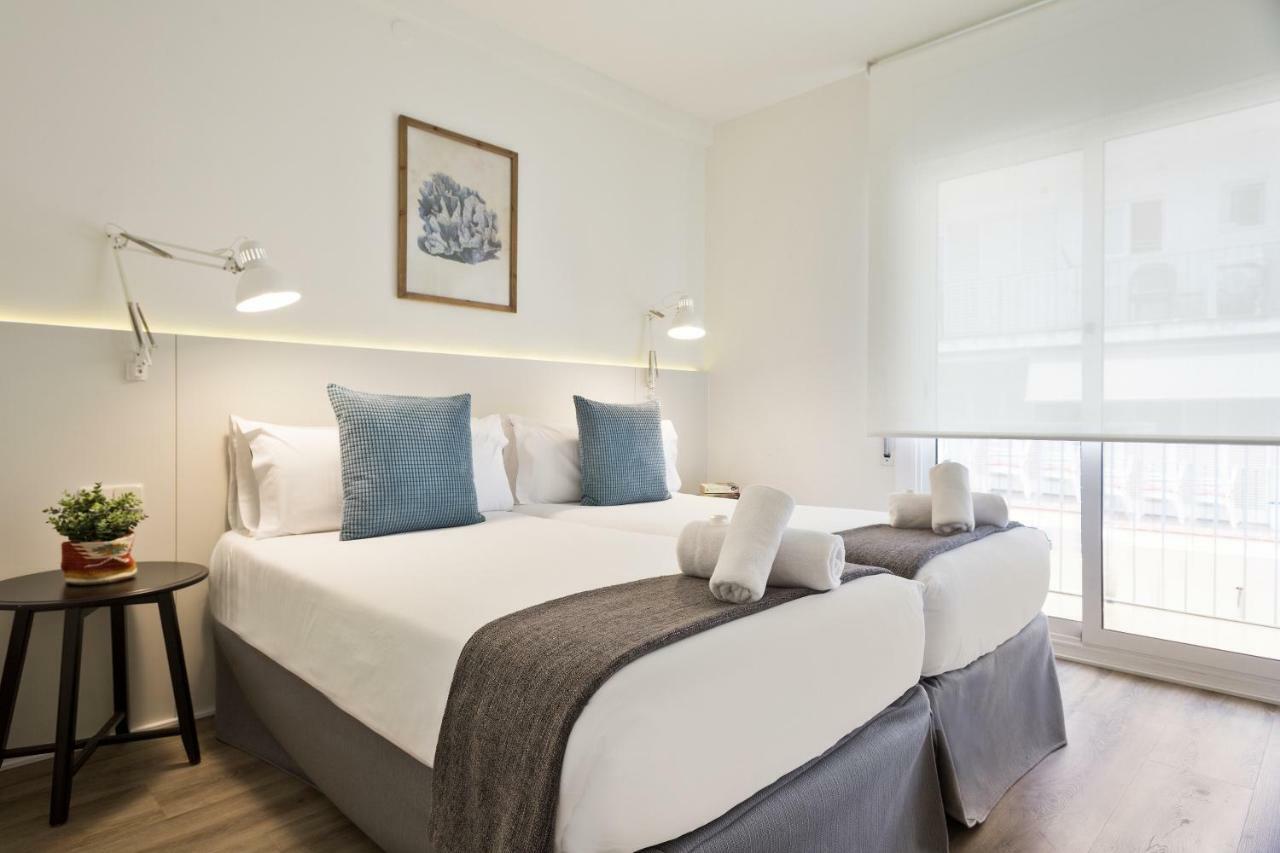 Sitges Group Calm Beach Luaran gambar